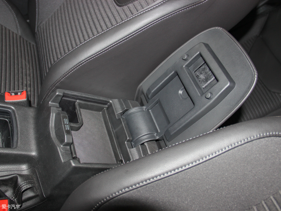 2015˹  EcoBoost 180 ԄӾӢ