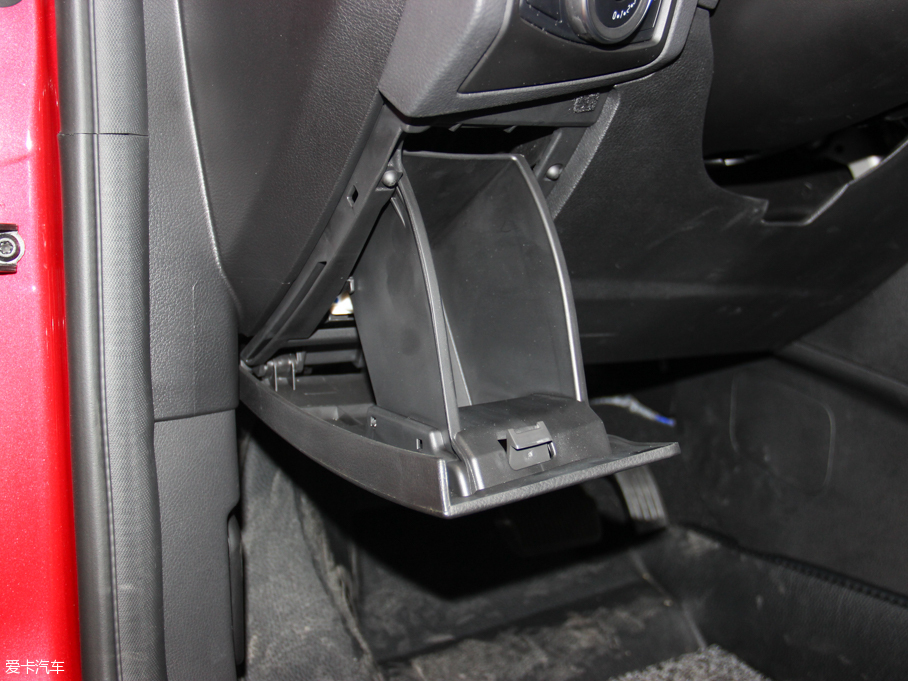 2015˹  EcoBoost 180 ԄӾӢ