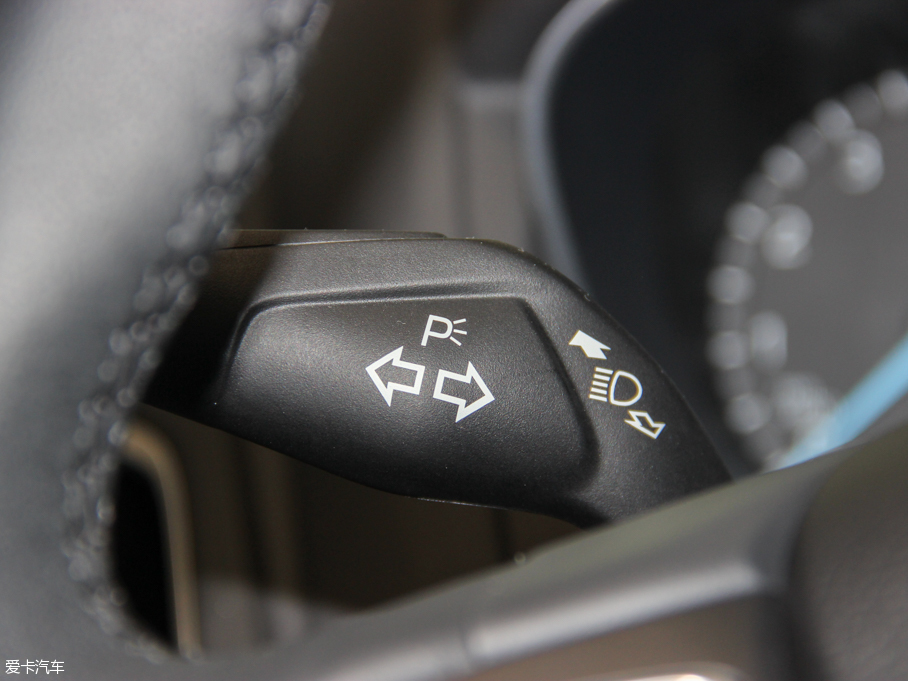 2015˹  EcoBoost 180 ԄӾӢ