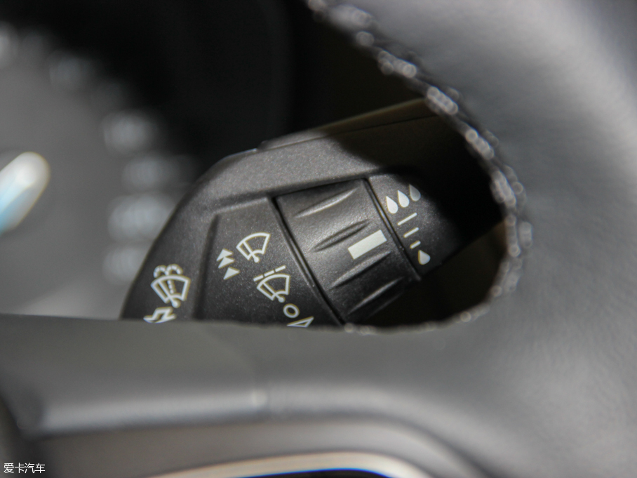 2015˹  EcoBoost 180 ԄӾӢ