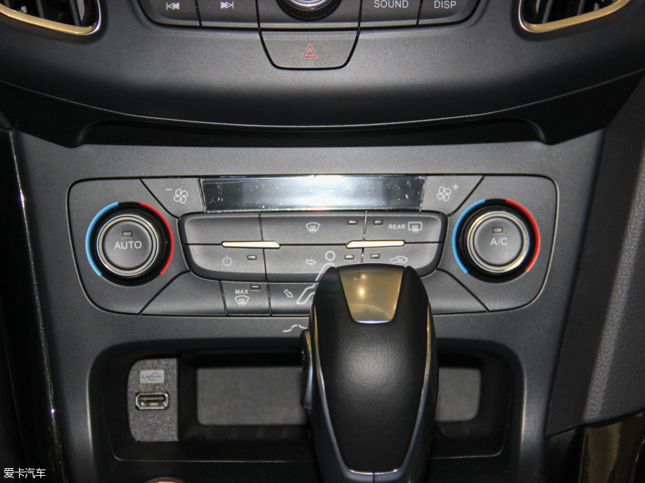 2015˹  EcoBoost 180 ԄӾӢ