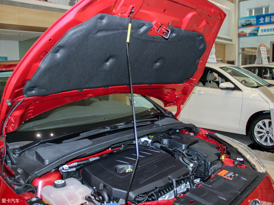 2015˹  EcoBoost 180 ԄӾӢ