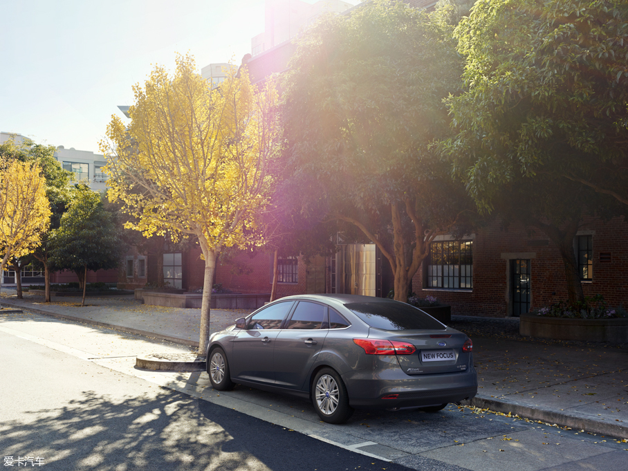 2015˹  EcoBoost 180 Ԅ(dng)Ş