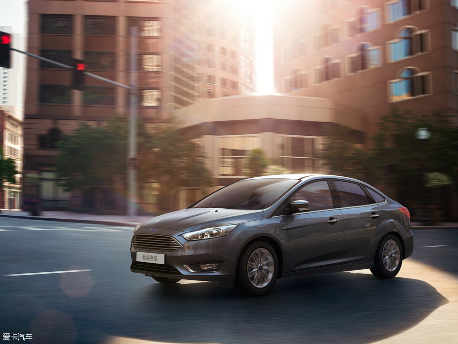 2015˹  EcoBoost 180 ԄŞ