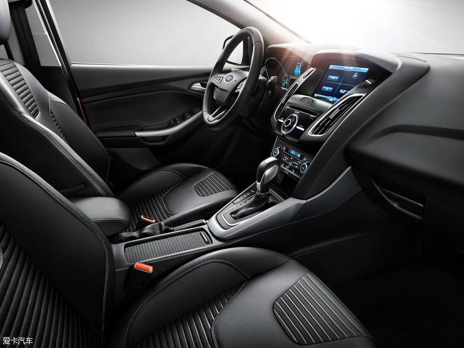 2015˹  EcoBoost 180 Ԅ(dng)Ş