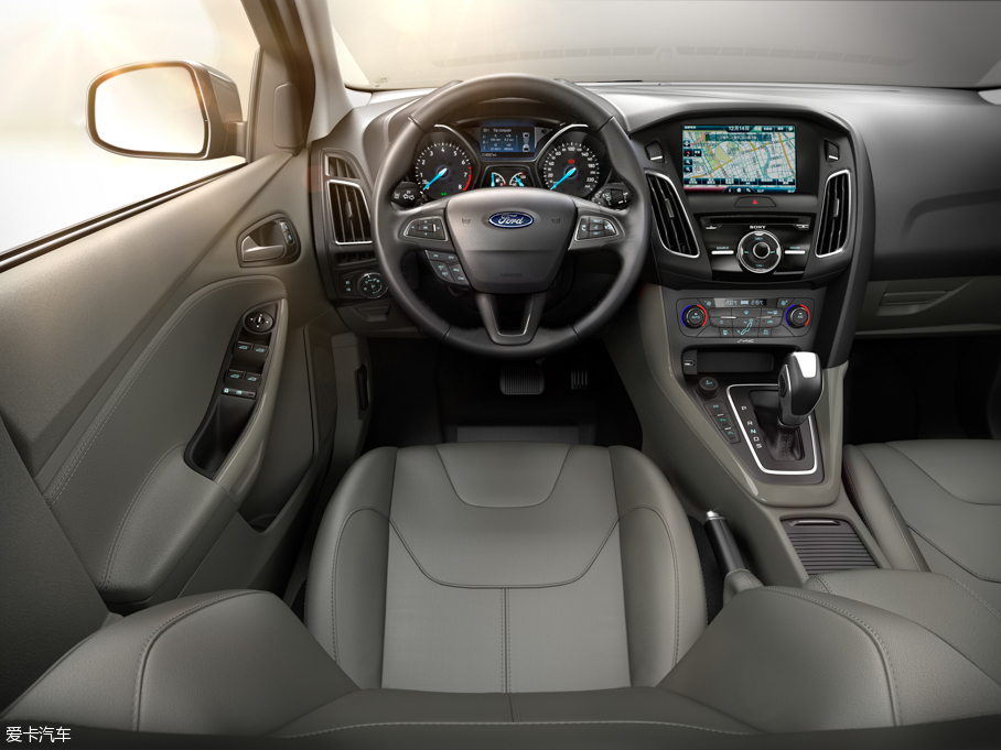 2015˹  EcoBoost 180 ԄŞ