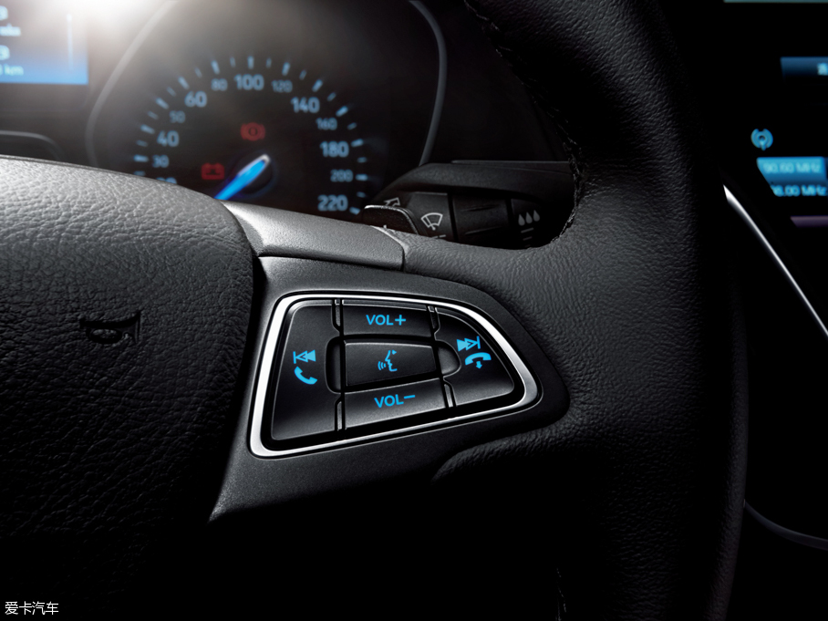 2015˹  EcoBoost 180 ԄŞ