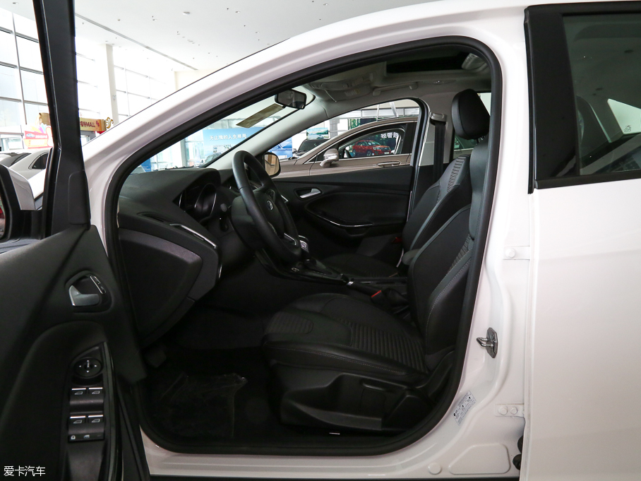 2015˹  EcoBoost 125 ԄӳL