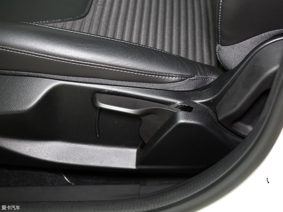 2015˹  EcoBoost 125 ԄӳL