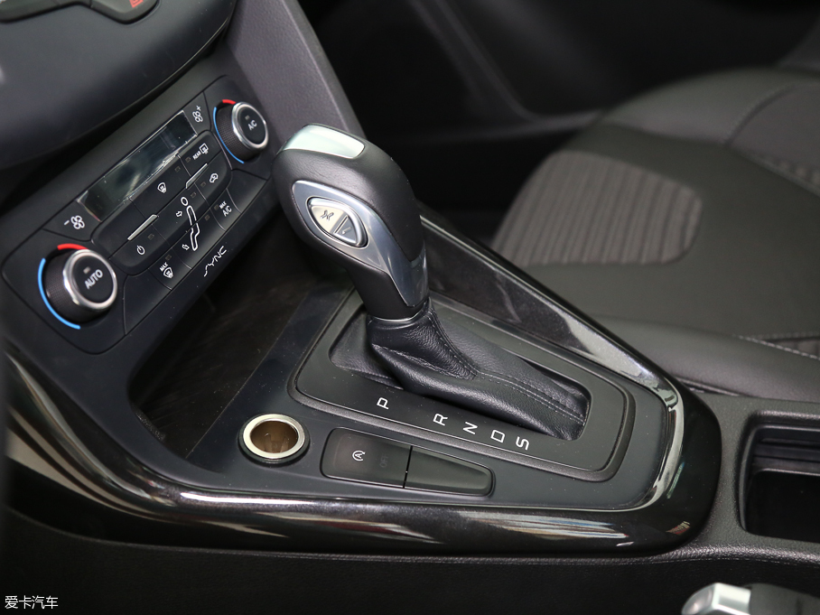 2015˹  EcoBoost 125 ԄӳL