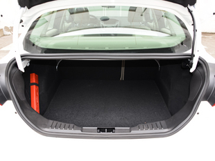 長(zhǎng)安福特2015款新福克斯三廂