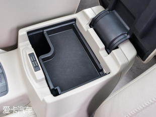 長(zhǎng)安福特2015款新福克斯三廂