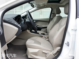 長(zhǎng)安福特2015款新福克斯三廂