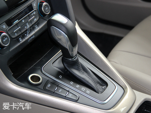 長安福特2015款新福克斯三廂