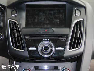 長安福特2015款新福克斯三廂