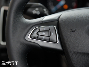 長(zhǎng)安福特2015款新福克斯三廂