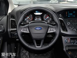 長安福特2015款新福克斯三廂