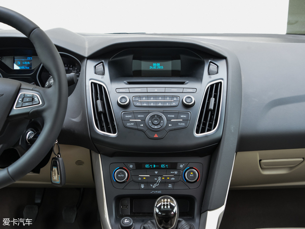 長安福特2015款新福克斯三廂