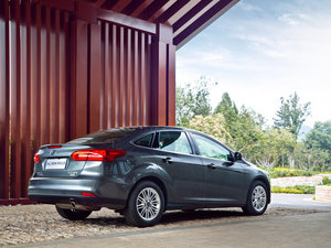 2015 EcoBoost 180 ԄŞ w^