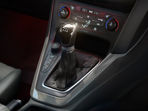 2015 EcoBoost 180 ԄŞ п؅^