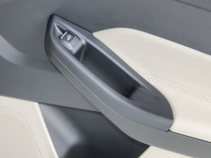 2015 EcoBoost 180 ԄŞ g