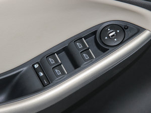 2015 EcoBoost 180 ԄŞ {܇ƅ^	