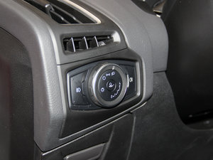 2015 EcoBoost 180 ԄӾӢ п؅^