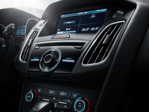 2015 EcoBoost 180 ԄŞ п؅^