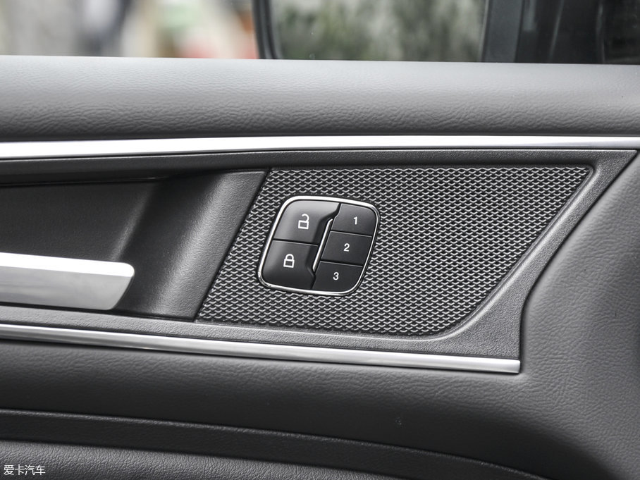 2016J EcoBoost 245 J 7