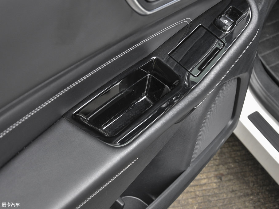 2016J EcoBoost 245 J 7