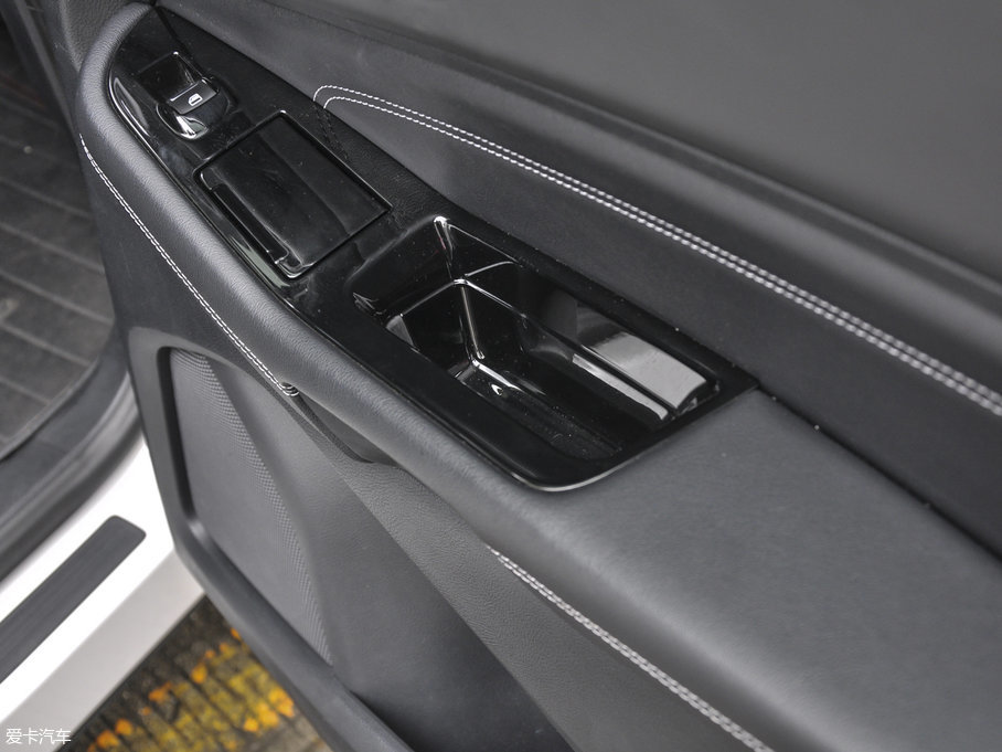 2016J EcoBoost 245 J 7