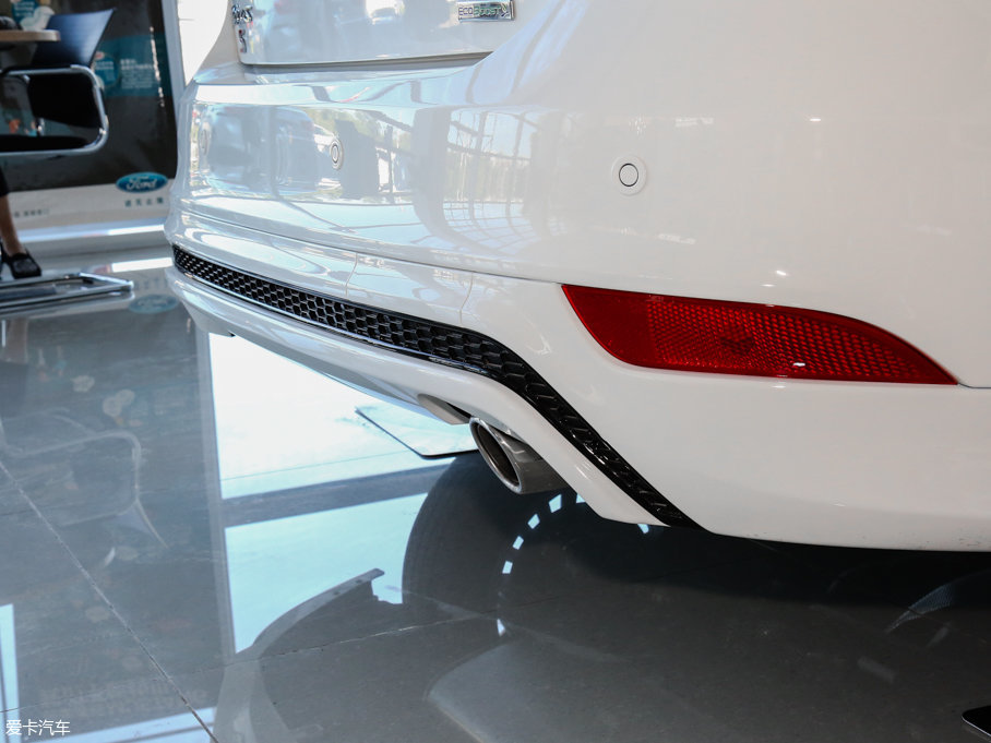 2017˹ Ɏ EcoBoost 180 Ԅ\