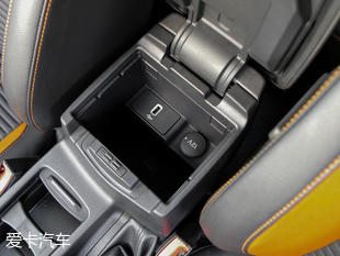 長安福特2017款新福克斯兩廂