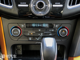 長安福特2017款新福克斯兩廂