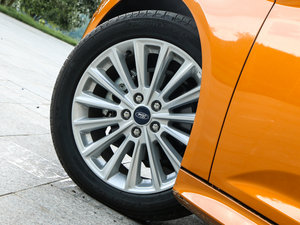 2017Ɏ EcoBoost 180 Ԅ\ ^