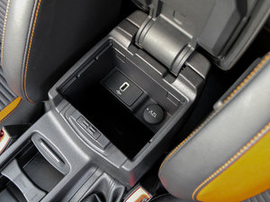 2017Ɏ EcoBoost 180 Ԅ\ g