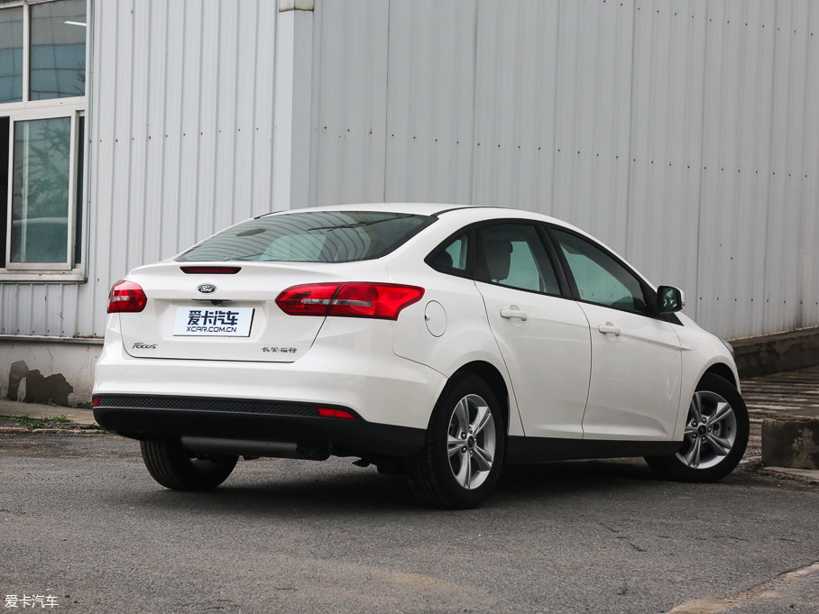 長安福特2017款新福克斯三廂