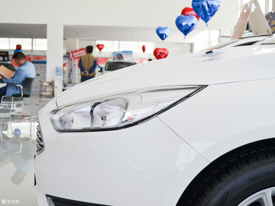 2017˹  EcoBoost 180 ԄӾӢ