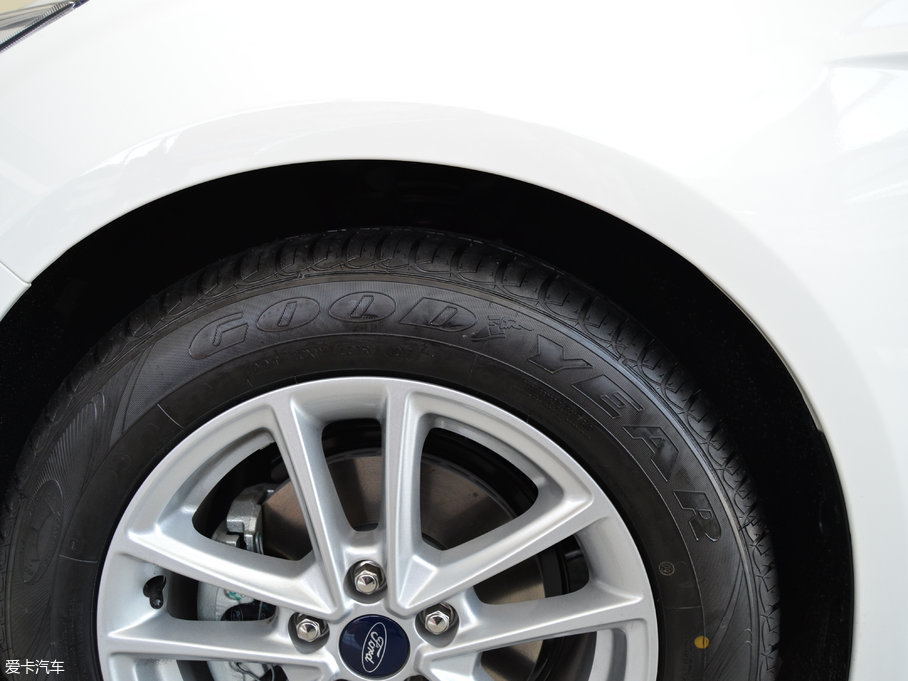 2017˹  EcoBoost 180 Ԅ(dng)Ӣ