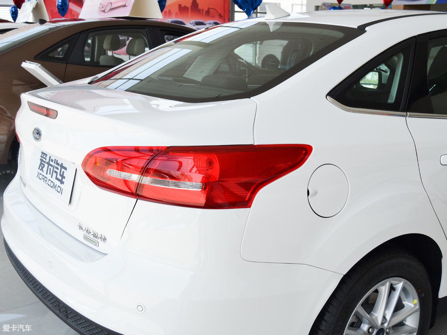 2017˹  EcoBoost 180 ԄӾӢ