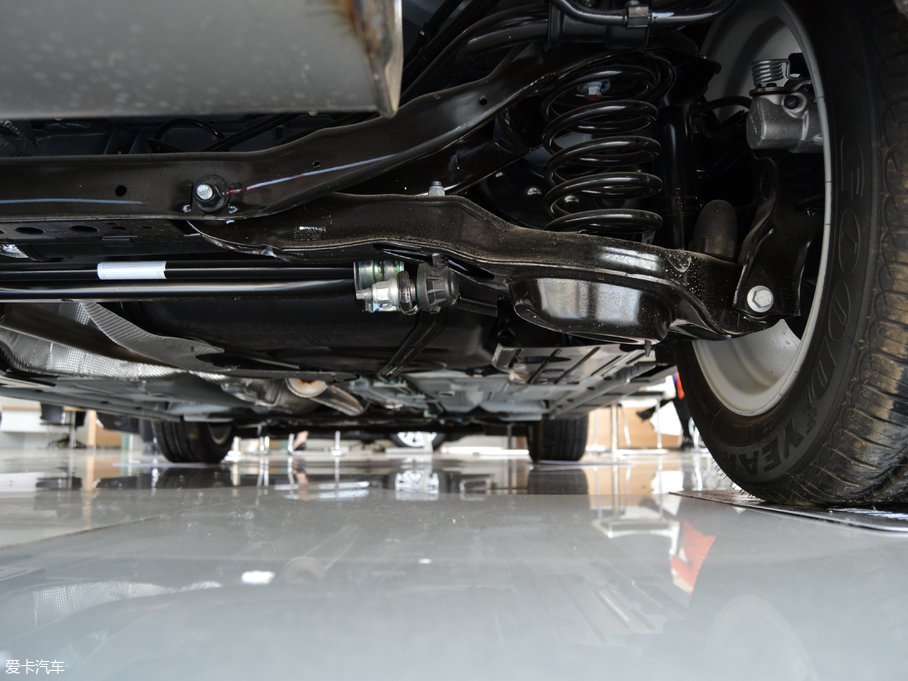 2017˹  EcoBoost 180 ԄӾӢ