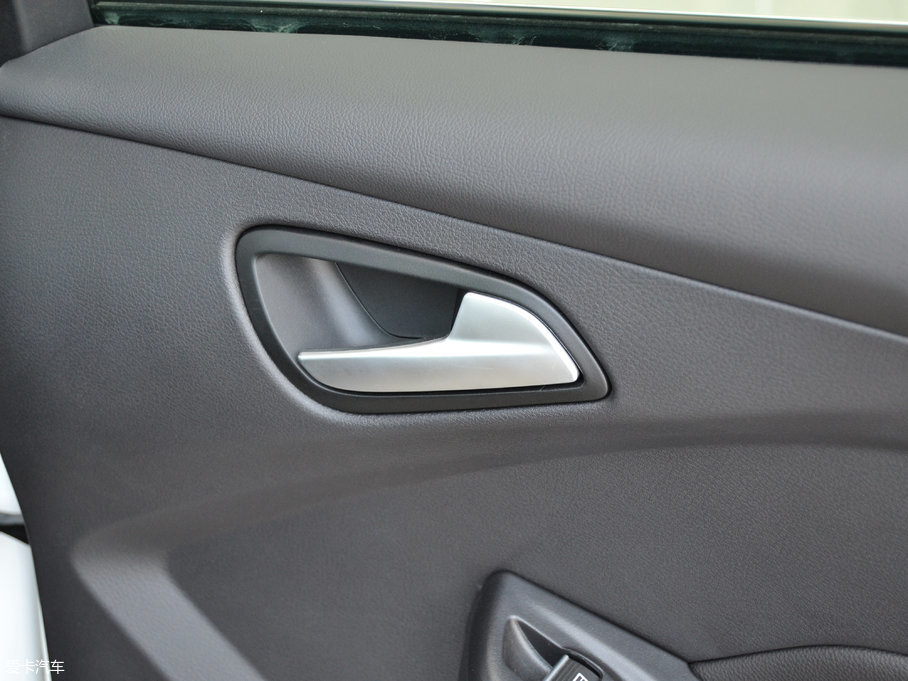 2017˹  EcoBoost 180 ԄӾӢ