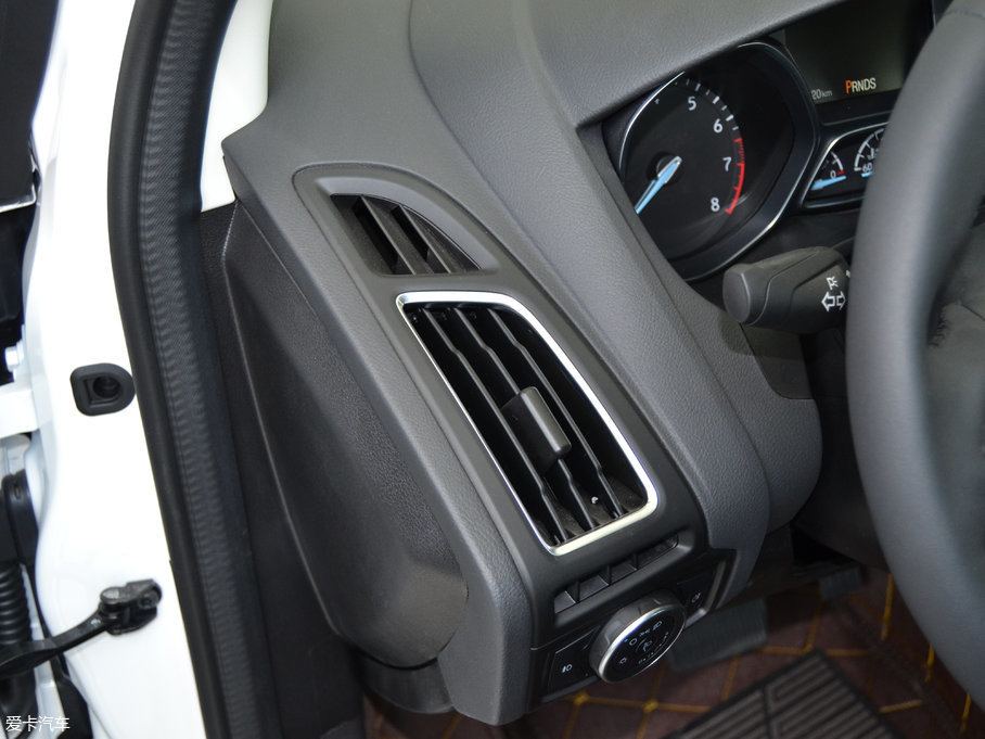 2017˹  EcoBoost 180 ԄӾӢ