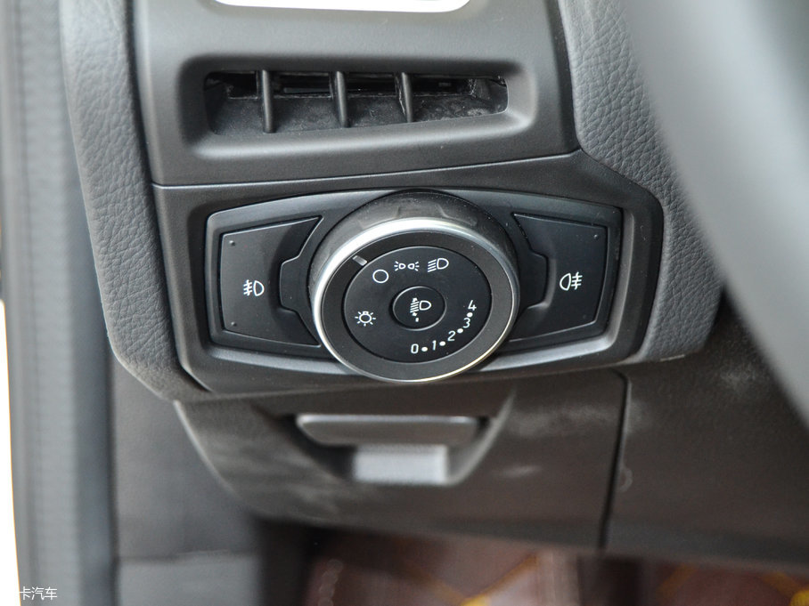 2017˹  EcoBoost 180 Ԅ(dng)Ӣ