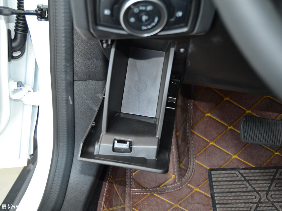 2017˹  EcoBoost 180 ԄӾӢ