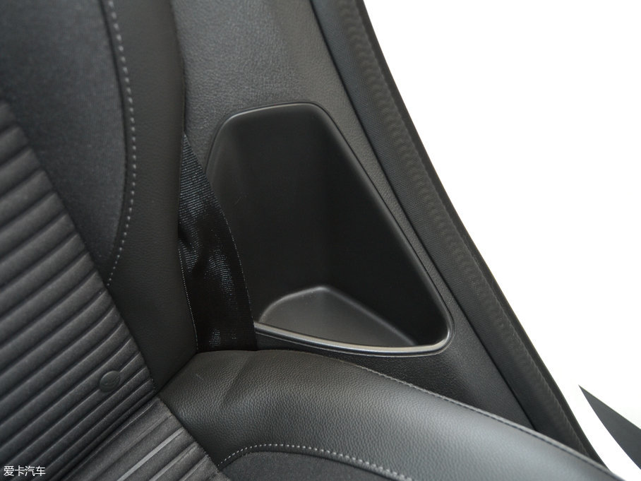 2017˹  EcoBoost 180 ԄӾӢ