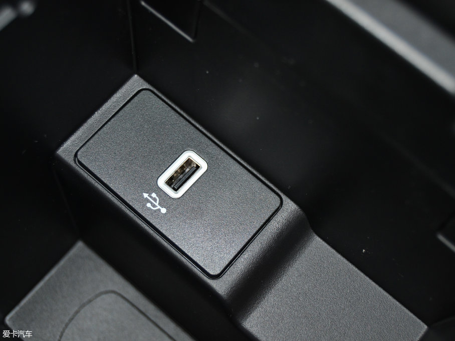 2017˹  EcoBoost 180 ԄӾӢ