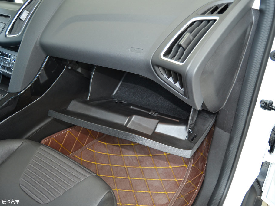 2017˹  EcoBoost 180 ԄӾӢ