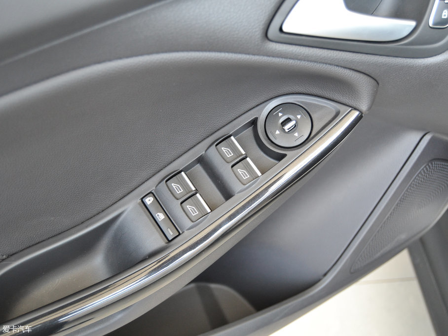 2017˹  EcoBoost 180 ԄӾӢ