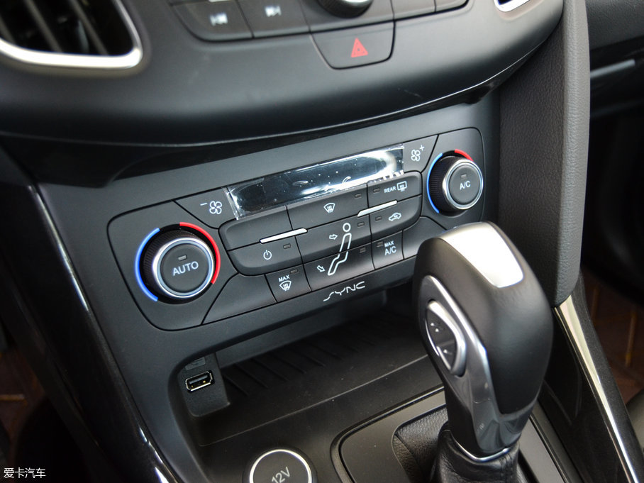 2017˹  EcoBoost 180 ԄӾӢ